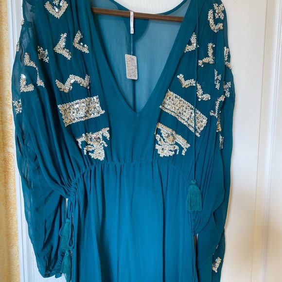 Dress - Picture 4 of 13